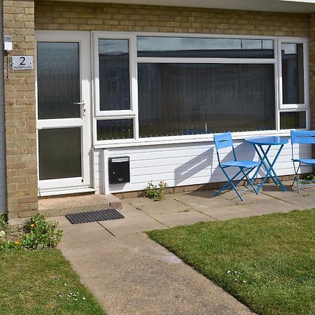 Hollyhocks Villa Walcott  Exterior photo